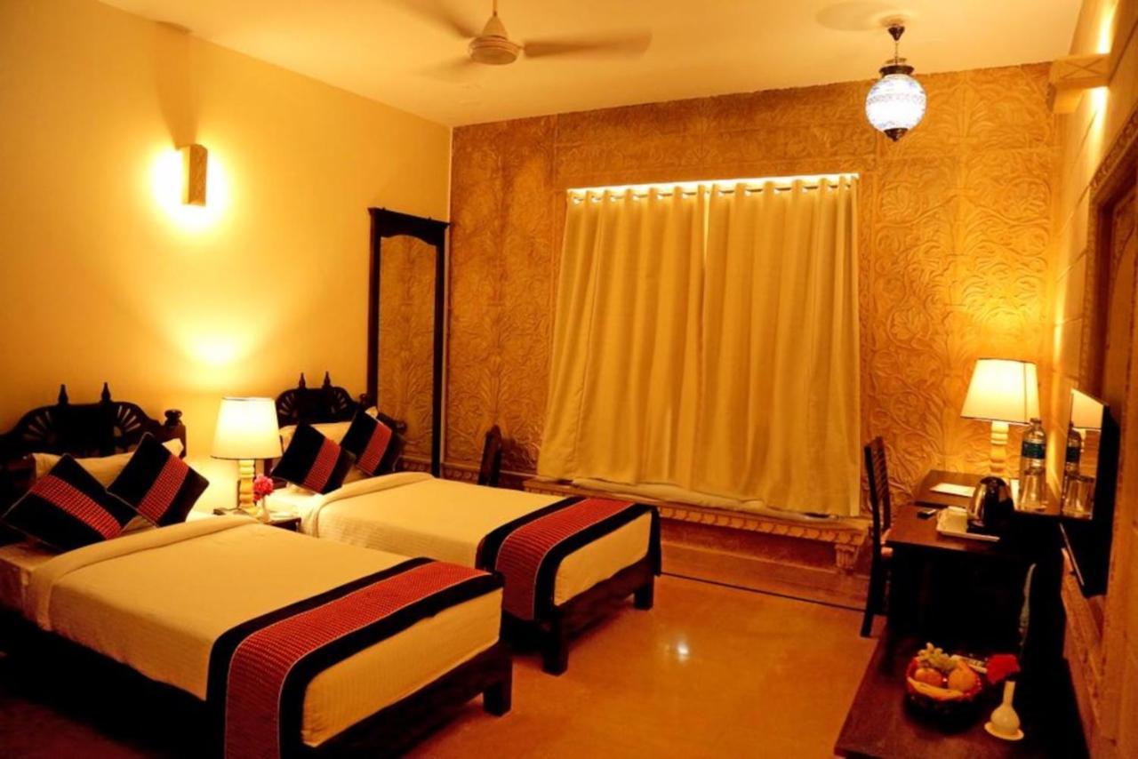 Hotel Golden Safari Jaisalmer ไจซัลเมอร์ ภายนอก รูปภาพ